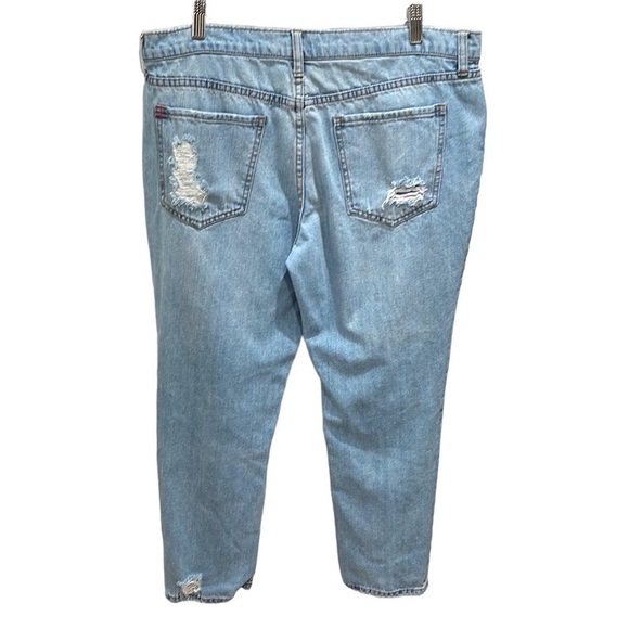 BDG Distressed Ripped Slim Boyfriend Jeans SZ 31 - Picture 2 of 7